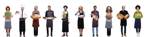 groupe de personnes en tenue de cuisine tenant divers aliments et plats sur fond blanc