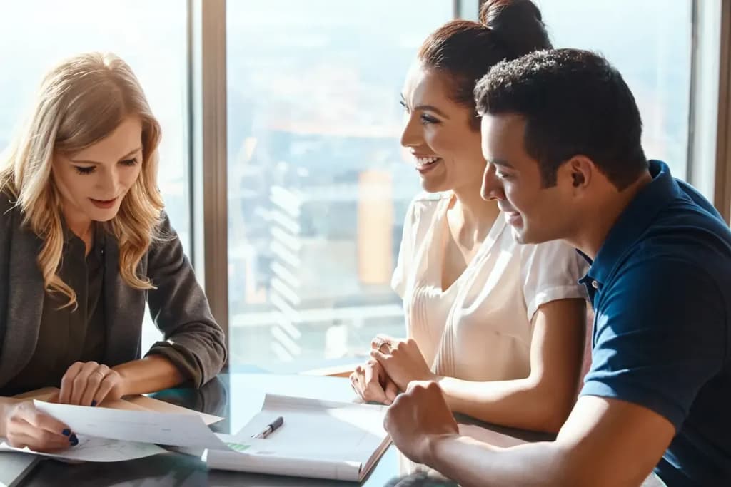 Couple en consultation administrative