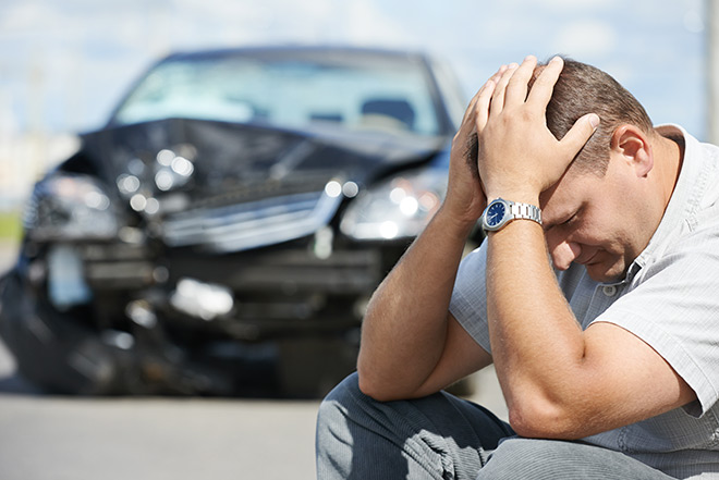 Homme victime d'un d'accident de la route