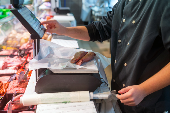 Caisse enregistreuse dans une boucherie