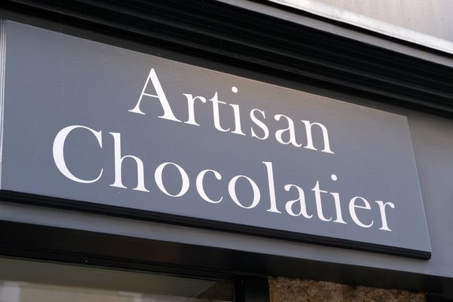 Panneau d'une chocolaterie artisanale