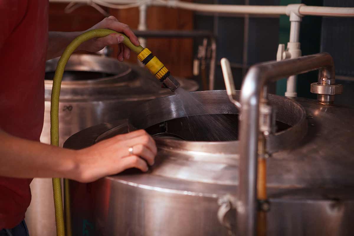 Nettoyage de cuves de brassage de bière