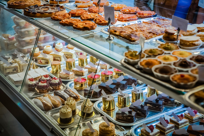 Vitrine réfrigérée de pâtisserie