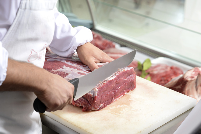 Découpe de viande en boucherie