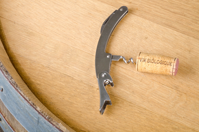 Tire-bouchon et bouchon avec la mention vin bio